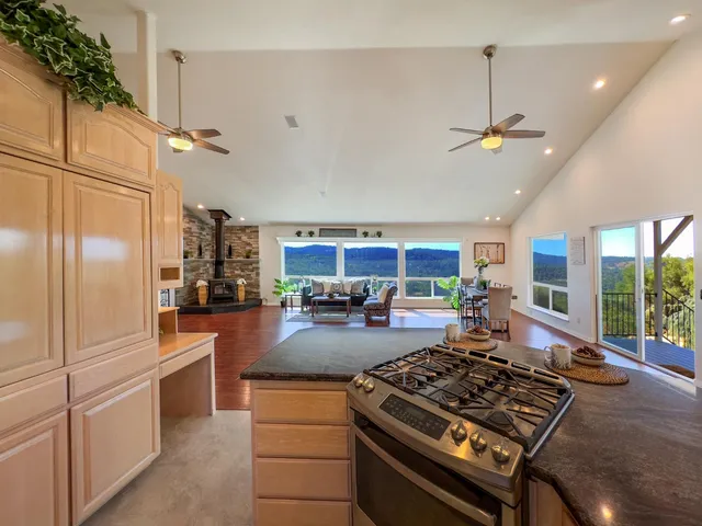 $789,000 | 10757 Oak Hill Drive, Rough and Ready, CA 95975