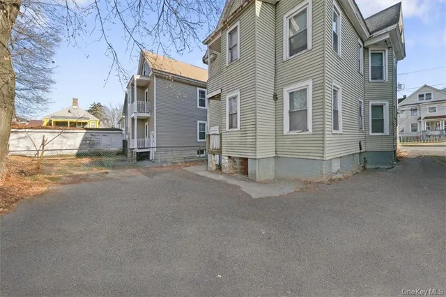 $1,200 | 7 May Street, Poughkeepsie, NY 12603