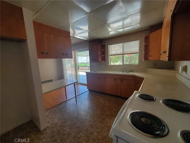 $1,795 | 1261 West Mayberry Avenue, Hemet, CA 92543