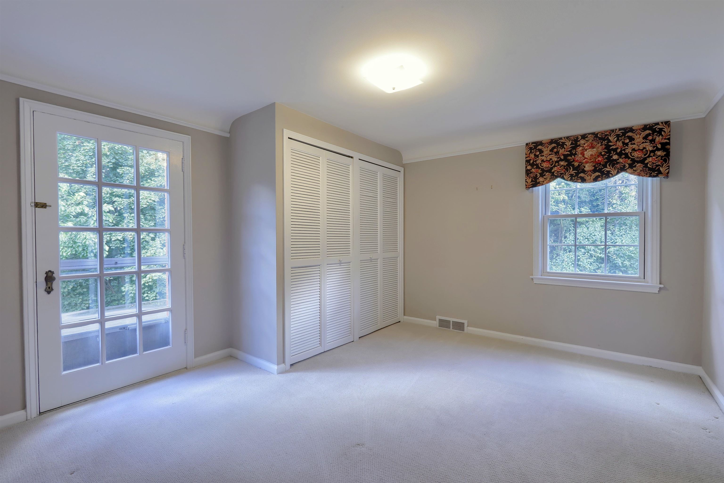 6022 Orion Road Rochester, MI 48306 - Photo 34 of 76 50186662-ee15b2d6-a685-4232-931d-1c2bd150abc6.JPG