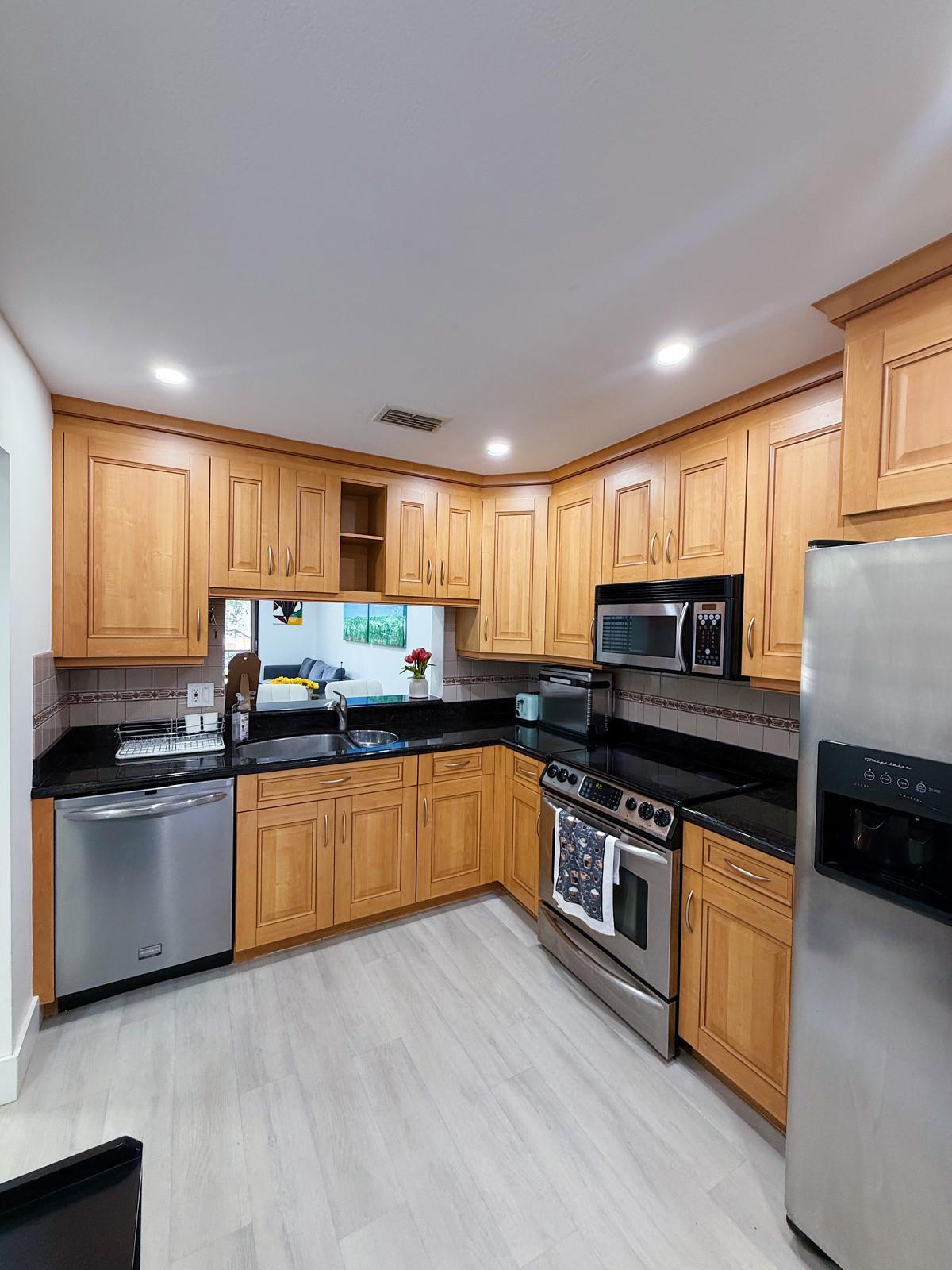 351 Club Circle, Unit 208 Boca Raton, FL 33487 - Photo 8 of 20 PHOTO-2026-06-19-14-09-27