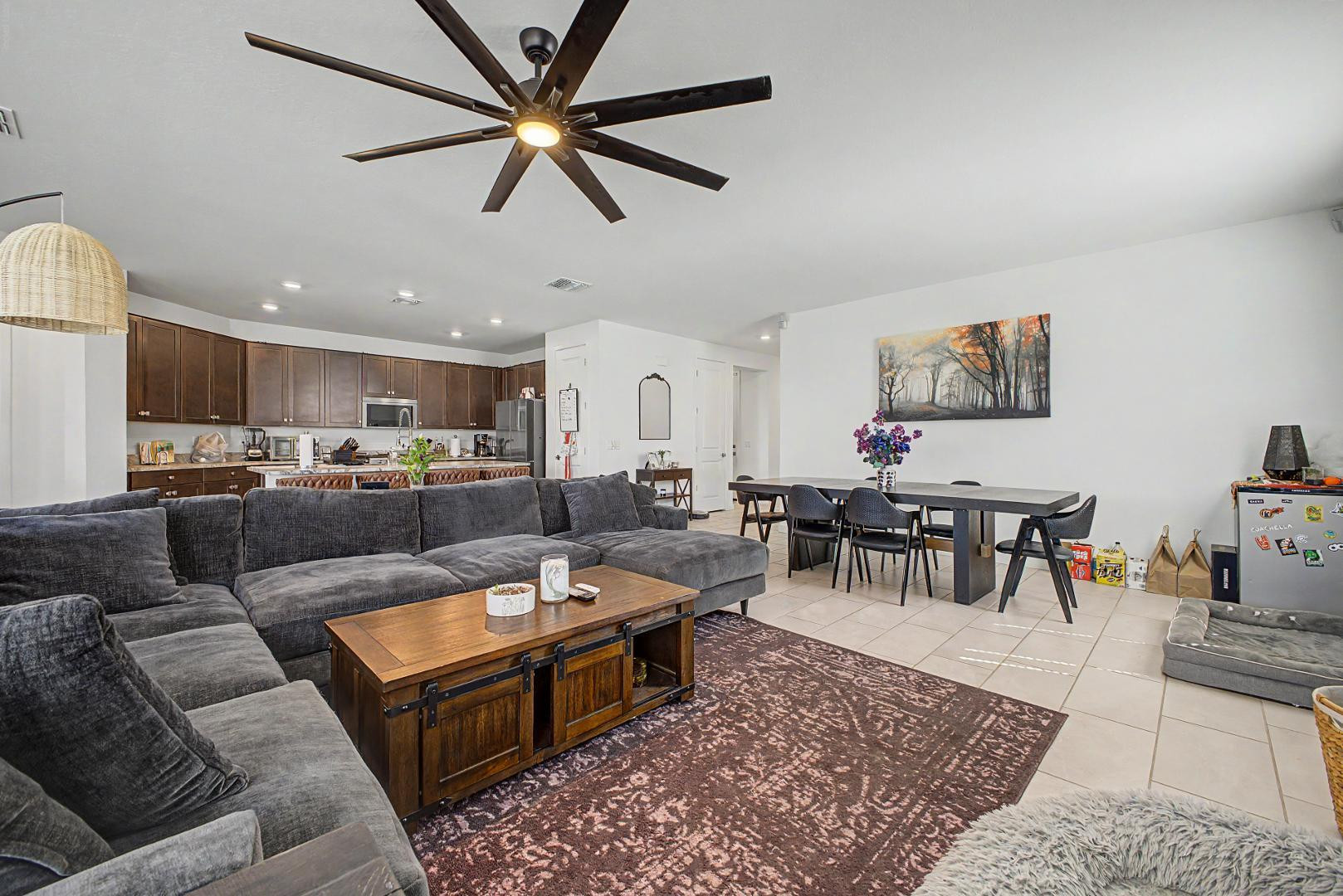 2548 West Grenadine Road Phoenix, AZ 85041 - Photo 9 of 34