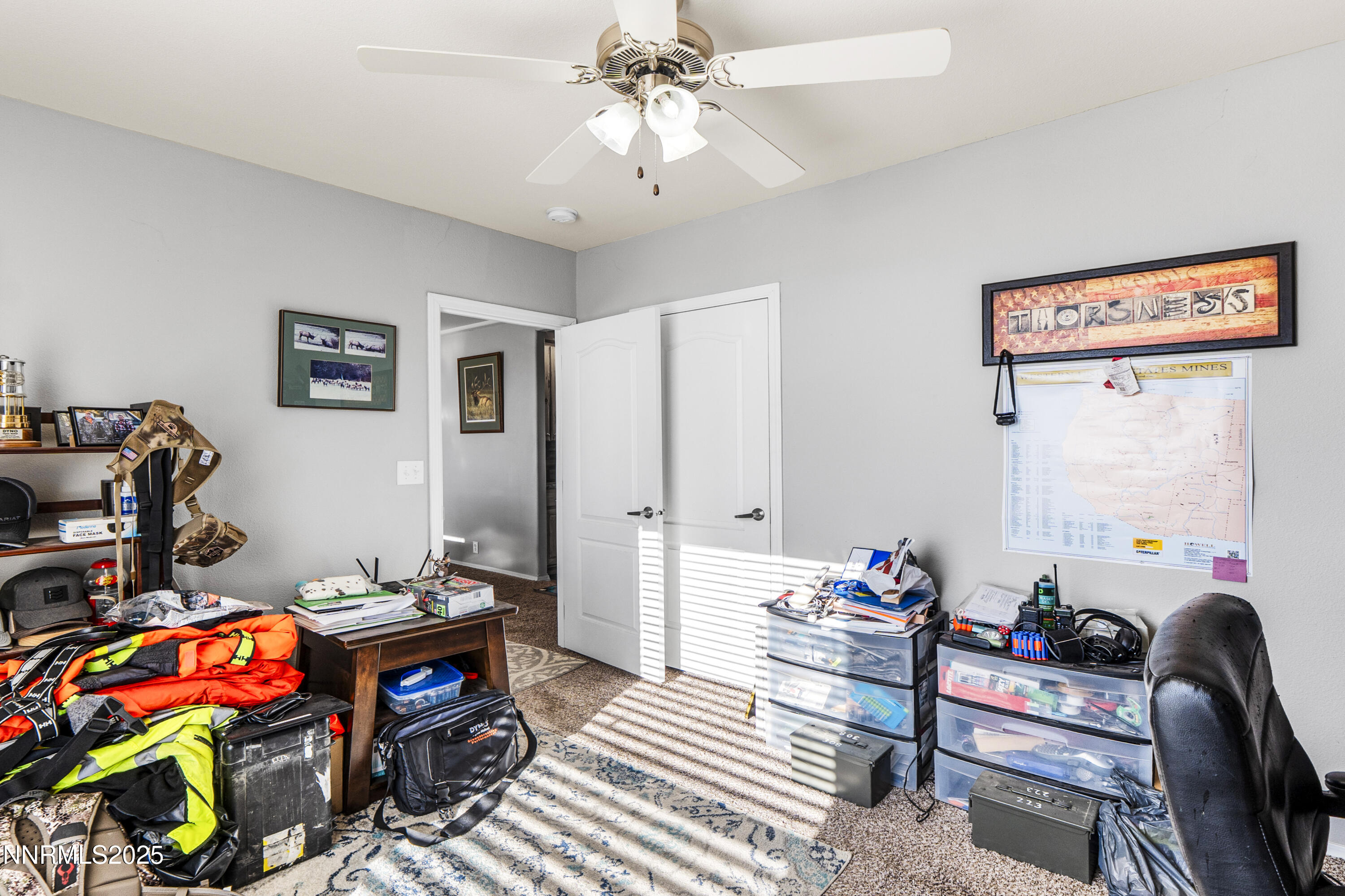 6745 Country Road Winnemucca, NV 89445 - Photo 15 of 50 a bedroom with furniture and a bed