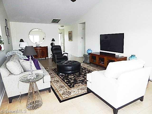 122 Brae Ridge Lane King, NC 27021 - Photo 3 of 16 Living Room.