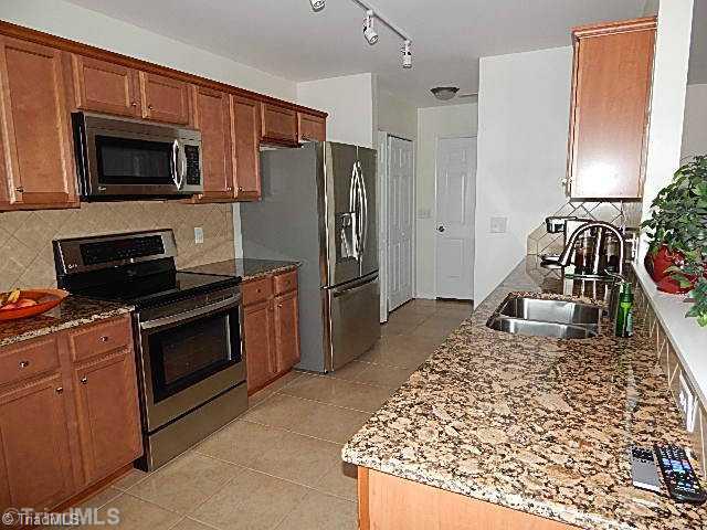 122 Brae Ridge Lane King, NC 27021 - Photo 5 of 16 Kitchen.