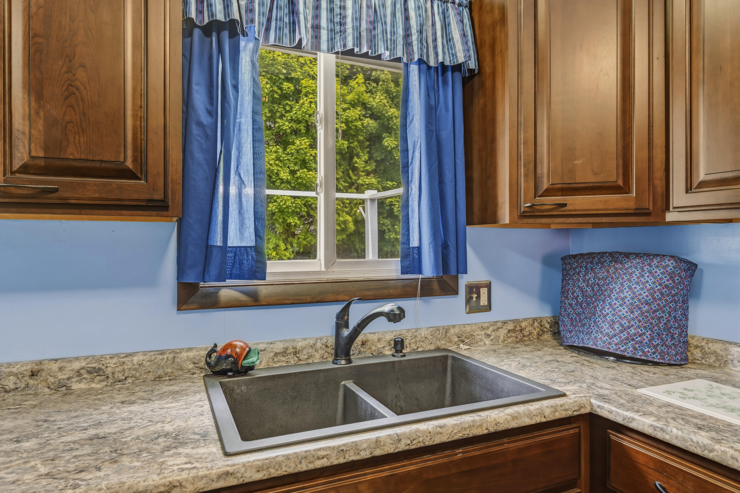 4 Mitchell Street Lewiston, ME 04240 - Photo 11 of 52