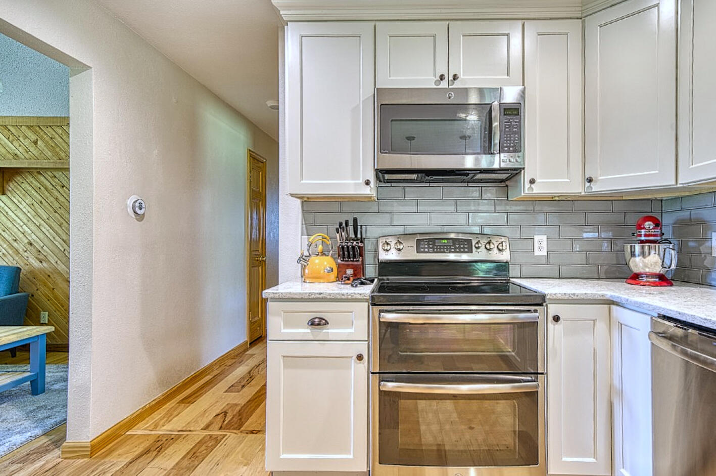 W304S3236 Brookhill Road Genesee, WI 53189 - Photo 16 of 67 Kitchen