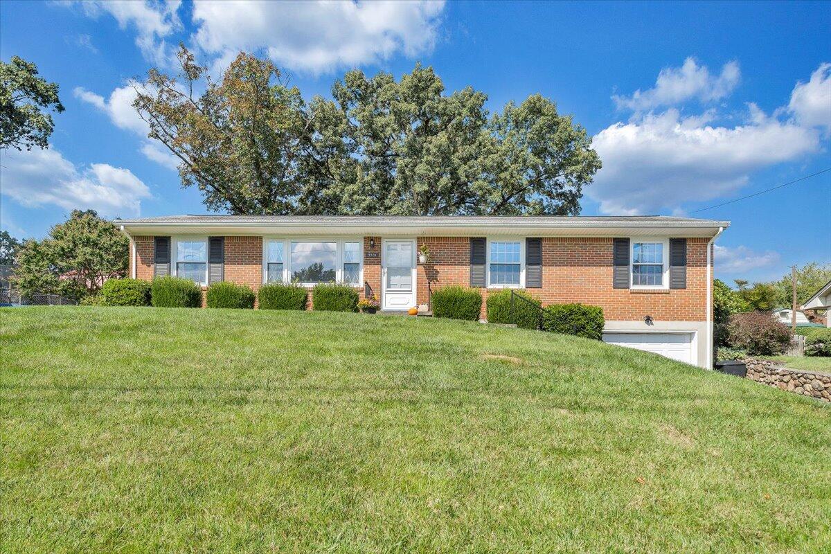 3501 Greencliff Road Roanoke, VA 24018 - Photo 1 of 36 02-MIB08179
