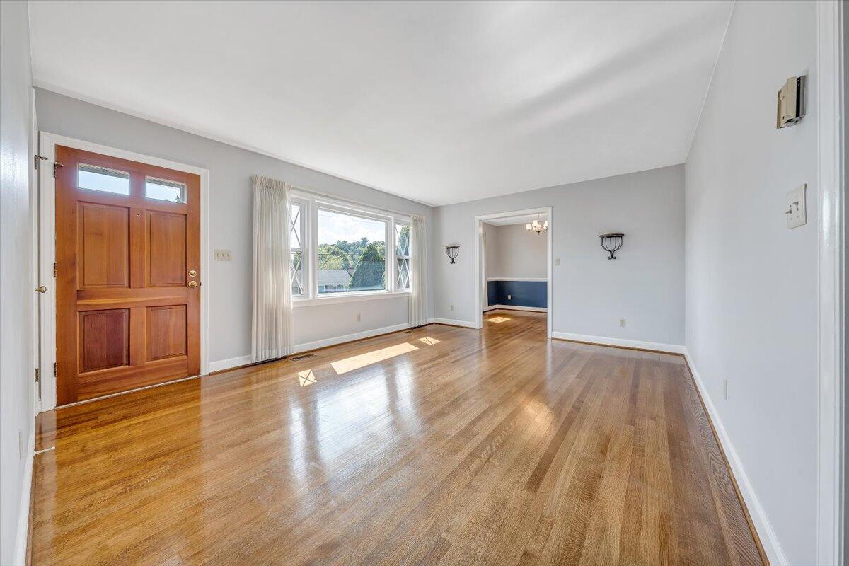 3501 Greencliff Road Roanoke, VA 24018 - Photo 4 of 36 04-MIB08074
