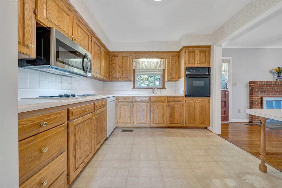 3501 Greencliff Road Roanoke, VA 24018 - Photo 9 of 36 09-MIB08089