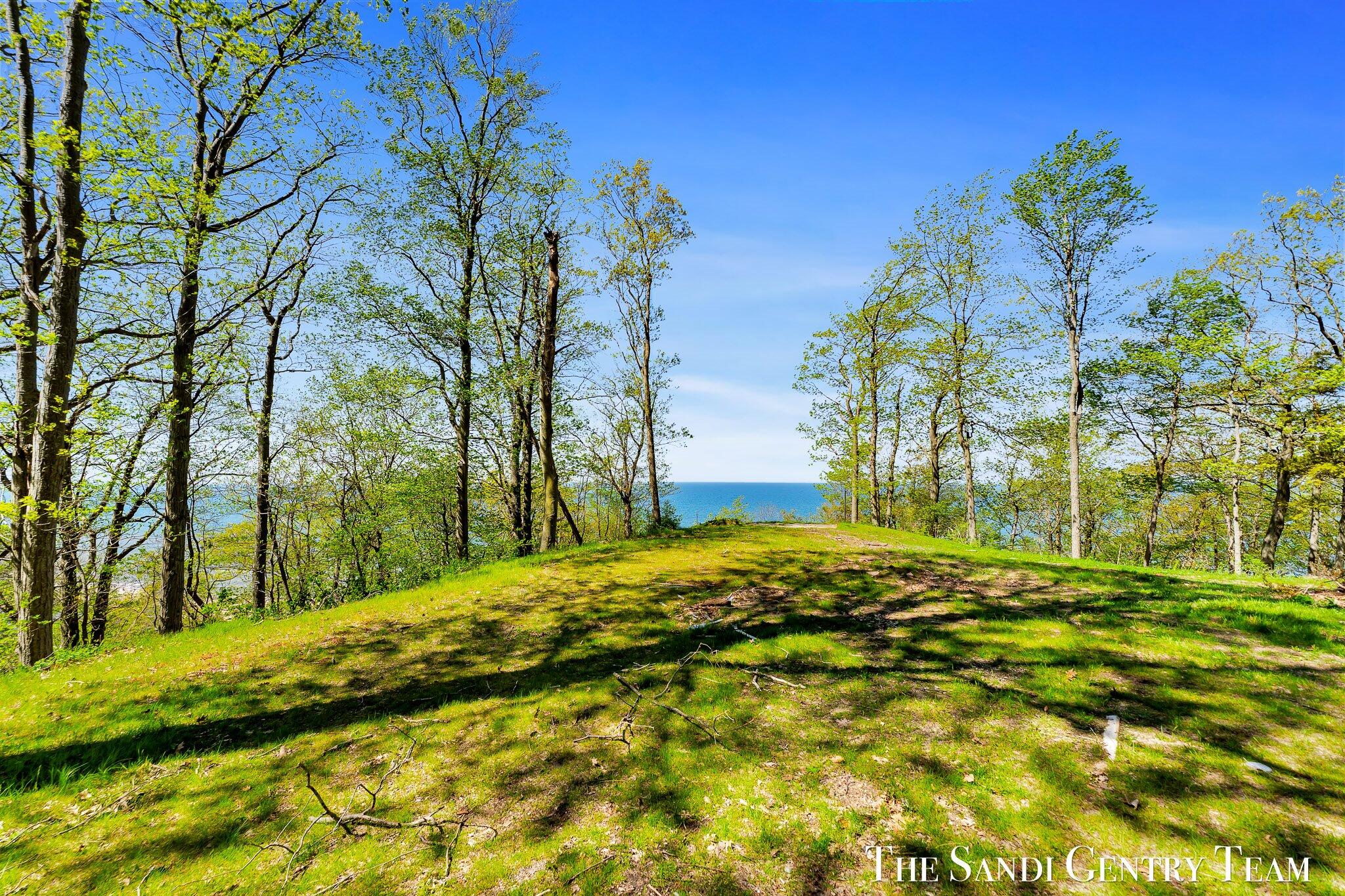 18111 Ridge Drive Grand Haven, MI 49417 - Photo 3 of 24 10-AIV00058