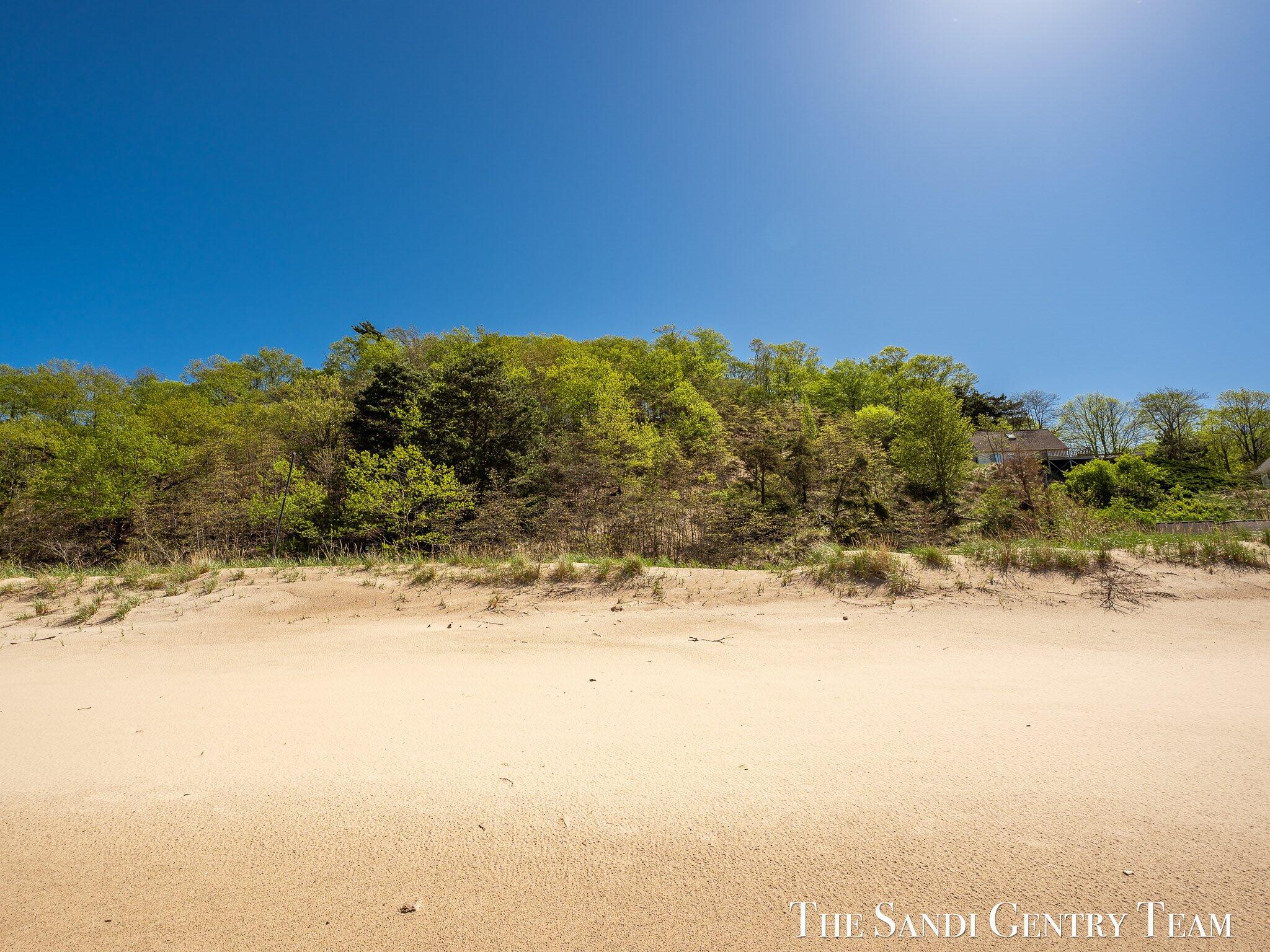 18111 Ridge Drive Grand Haven, MI 49417 - Photo 5 of 24 04-AIV00016