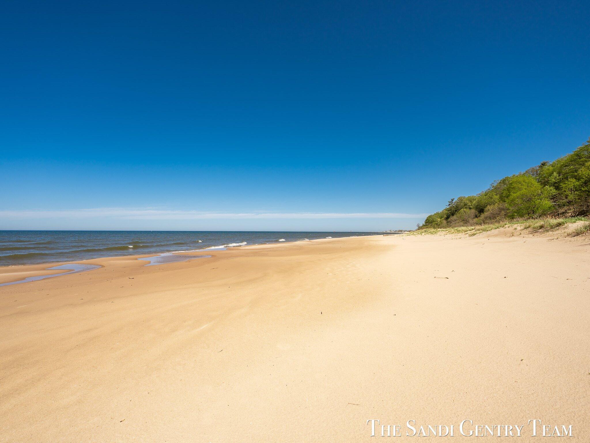 18111 Ridge Drive Grand Haven, MI 49417 - Photo 7 of 24 03-AIV00010