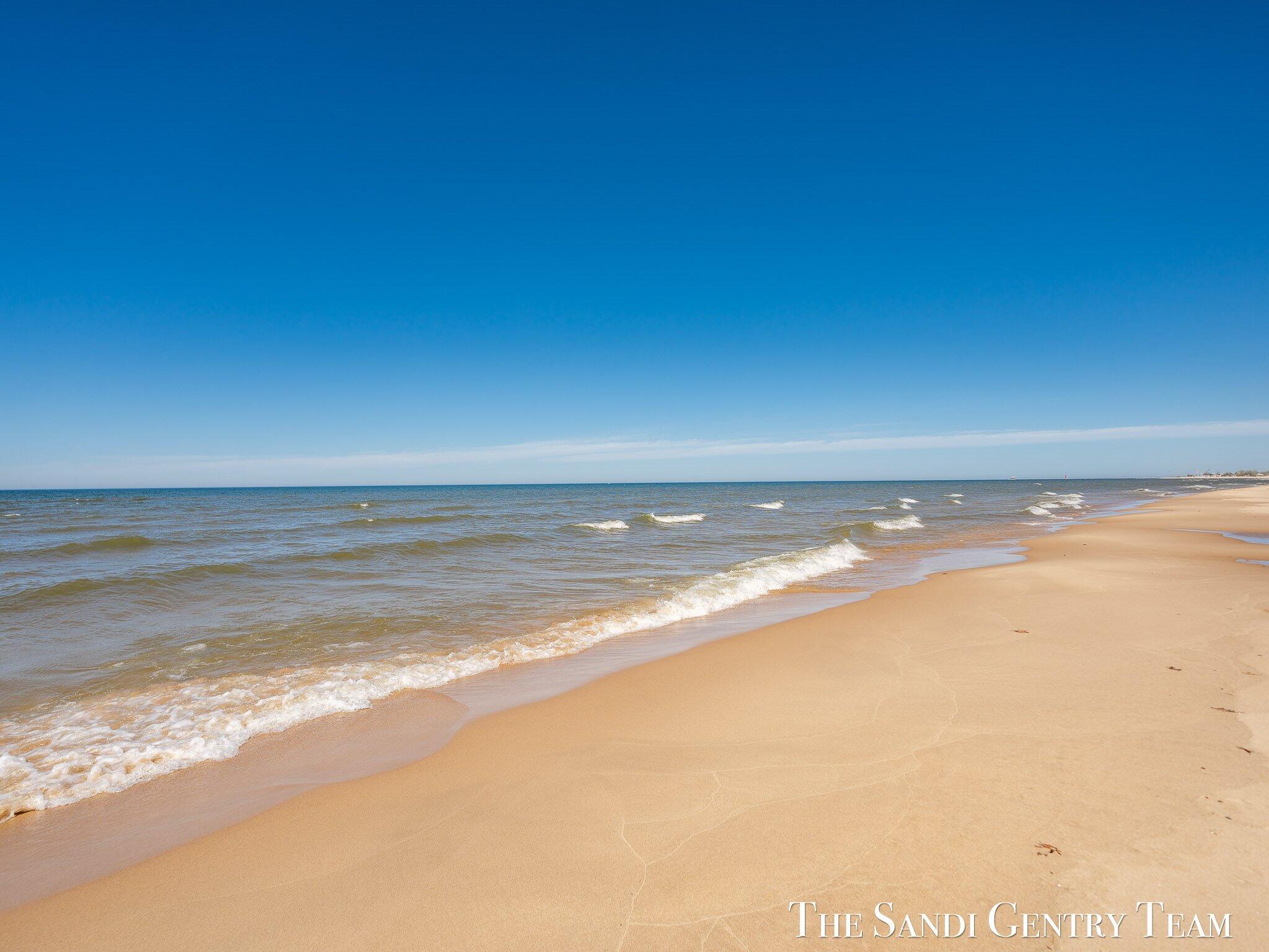 18111 Ridge Drive Grand Haven, MI 49417 - Photo 8 of 24 02-AIV00034