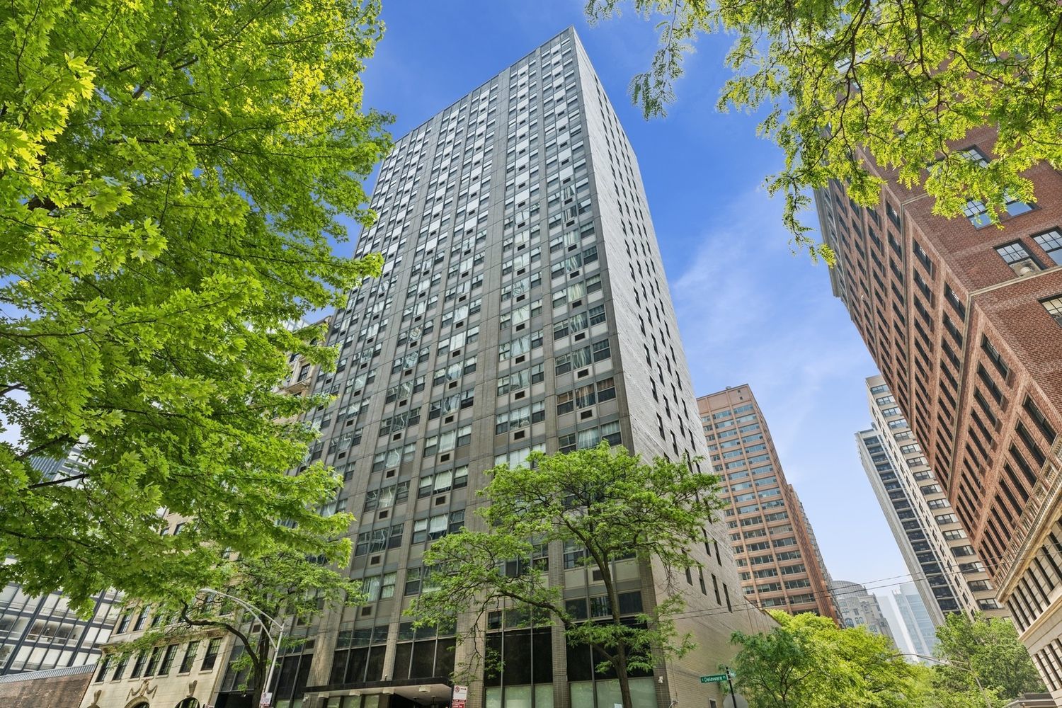 253 East Delaware Place, Unit 22B Chicago, IL 60611 - Photo 1 of 14