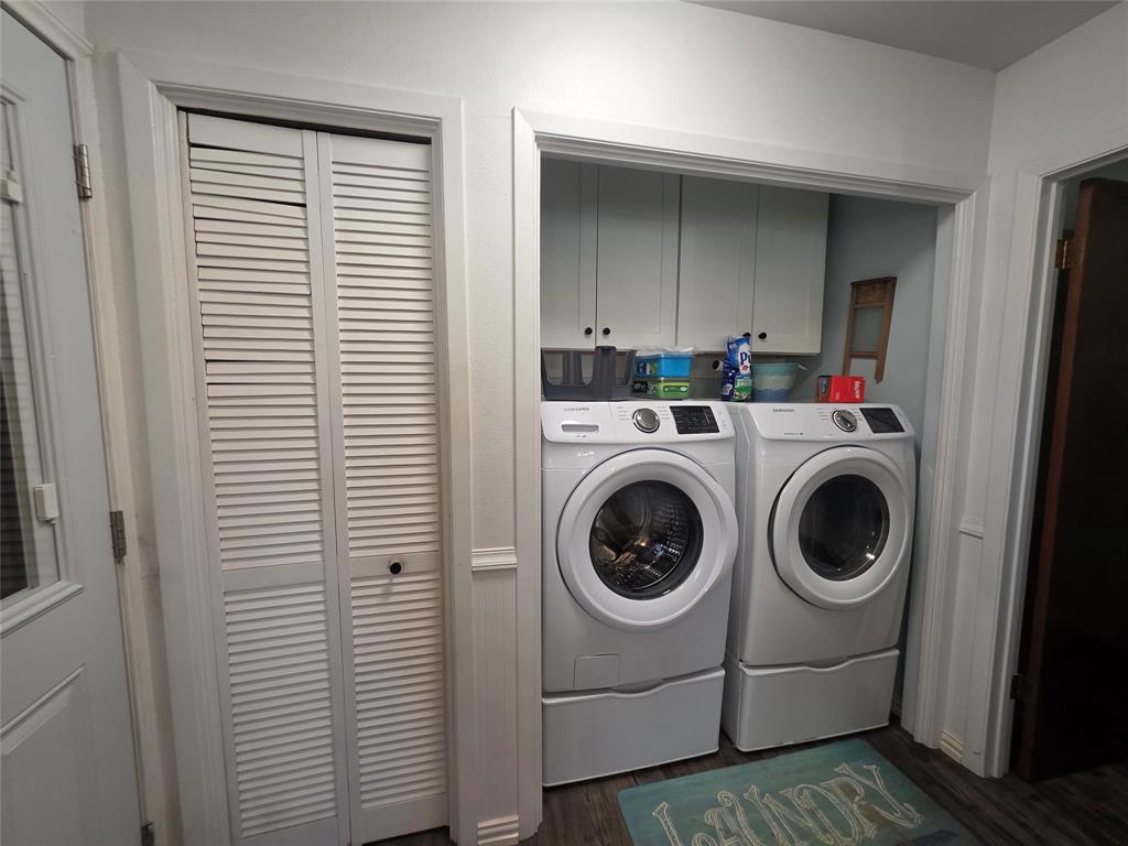 1301 Cliff Drive Graham, TX 76450 - Photo 19 of 38 a utility room with dryer and washer