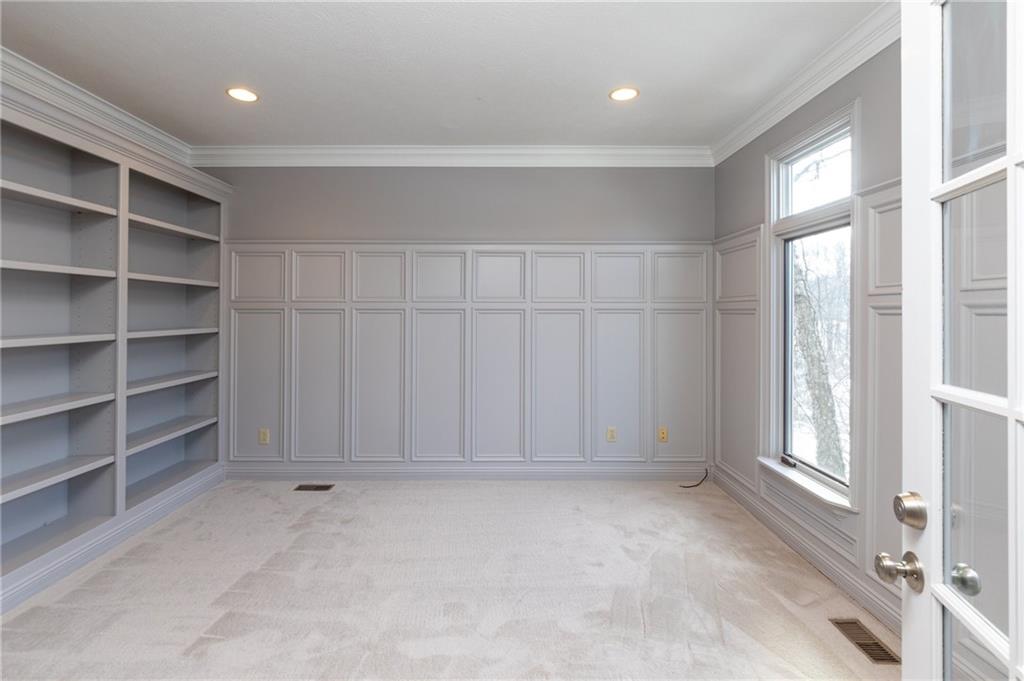 9658 Springstone Road Fishers, IN 46055 - Photo 10 of 48