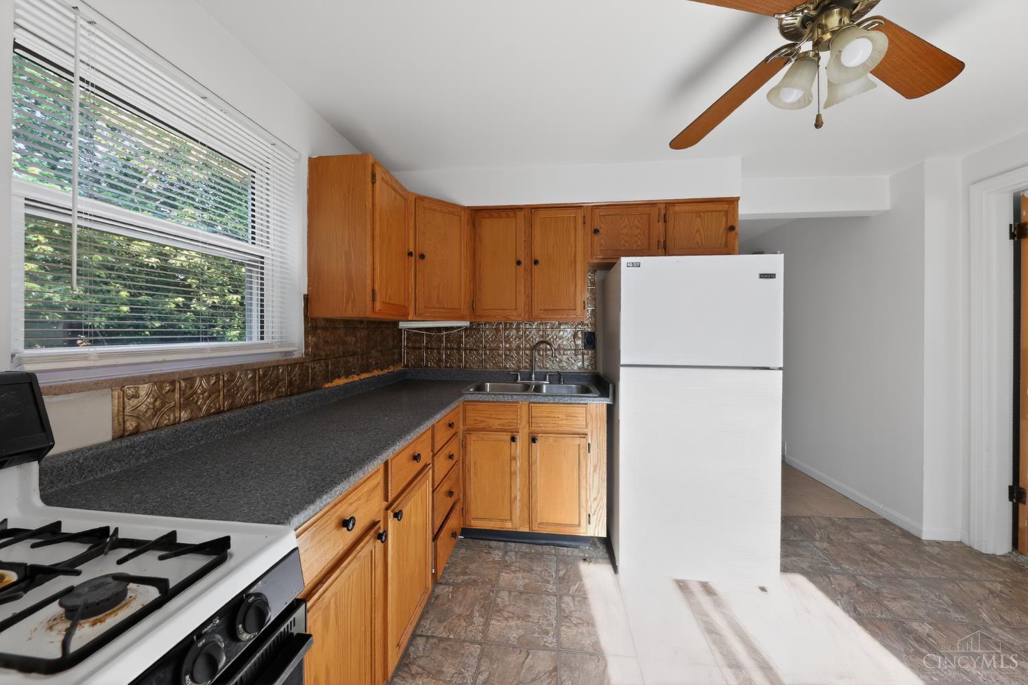 2505 Rack Court Cincinnati, OH 45239 - Photo 16 of 31