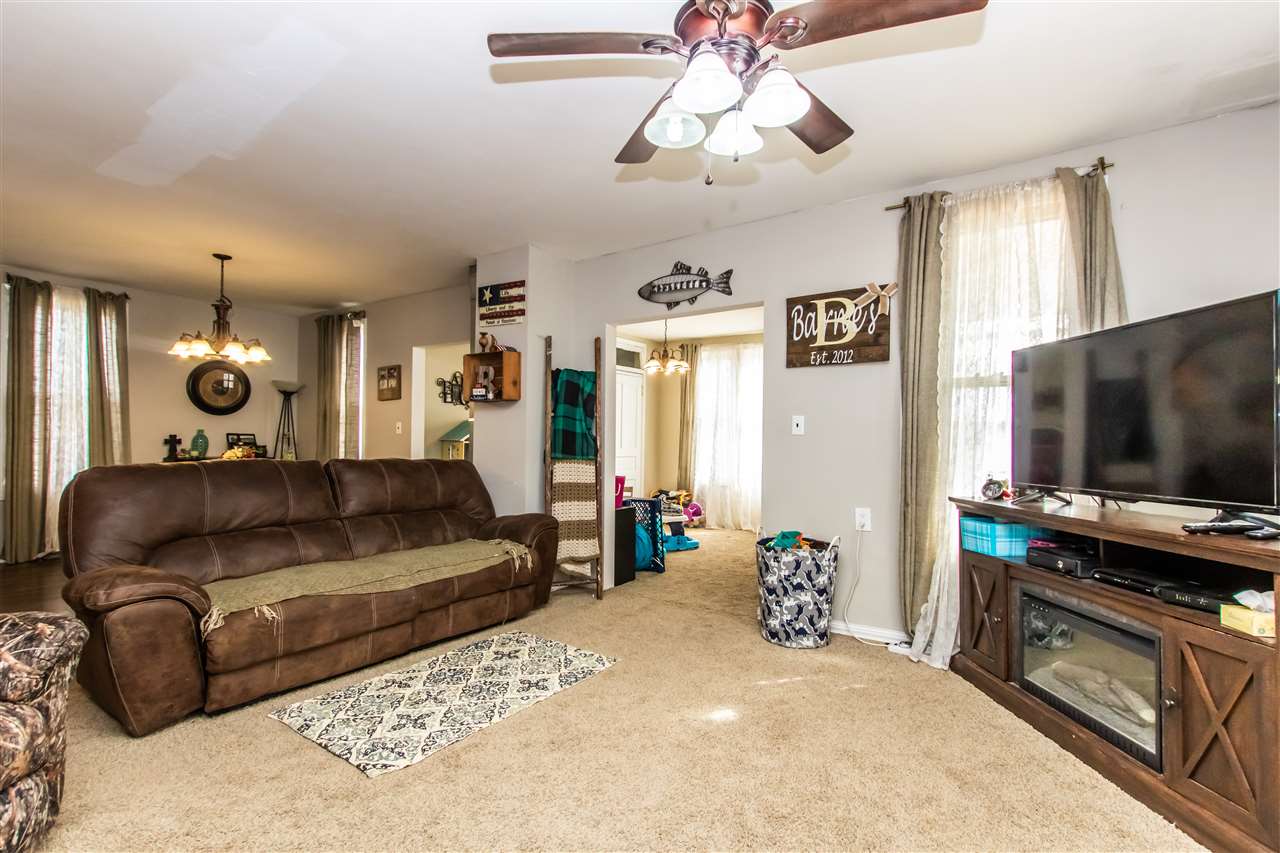 206 Front Street Benson, IL 61516 - Photo 5 of 27 Gallery Image 5