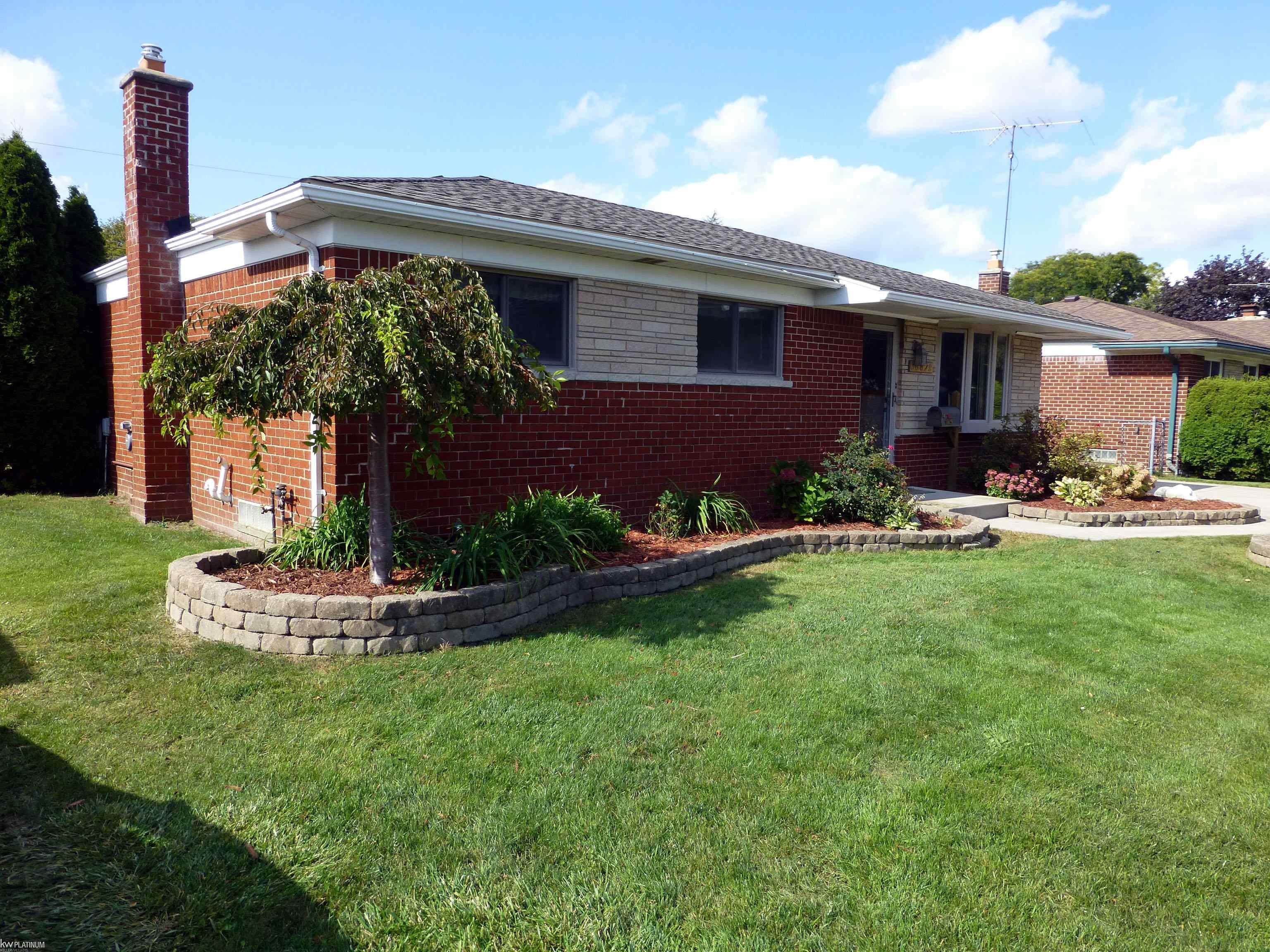 30029 Hayes Road Warren, MI 48088 - Photo 3 of 45 50124342-2.JPG