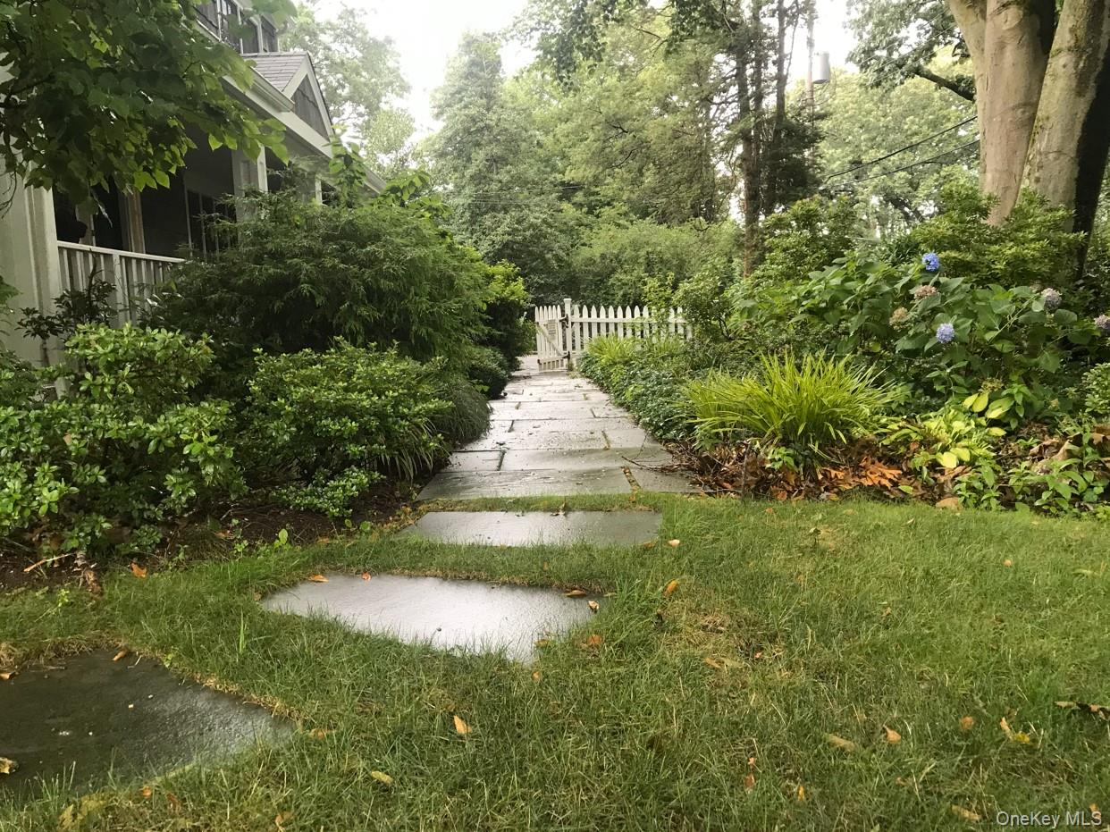 21 Westbank Road Rye, NY 10580 - Photo 2 of 32 a view of a back yard