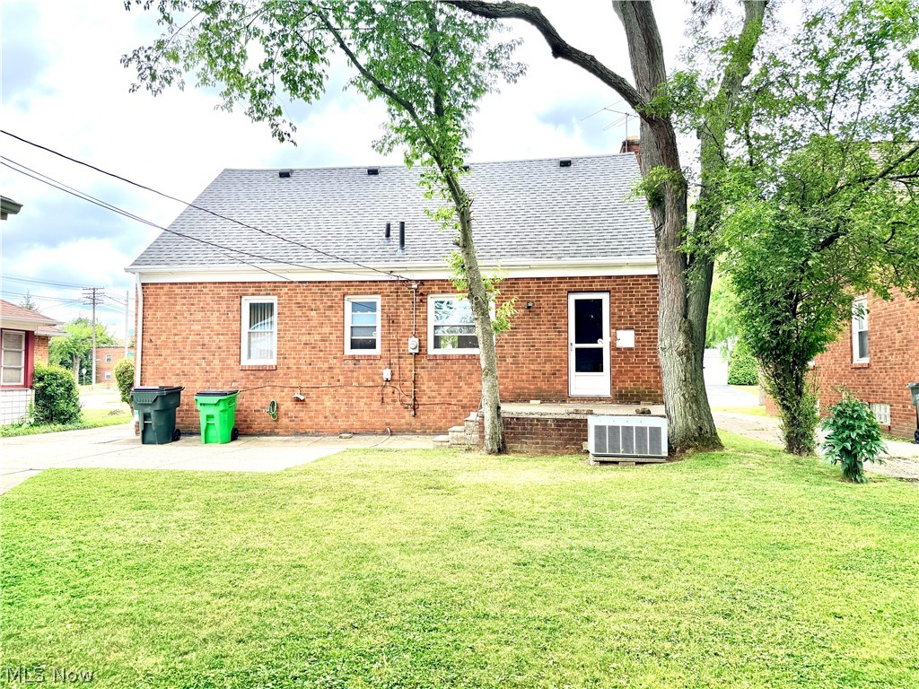 3975 Warrendale Road South Euclid, OH 44118 - Photo 26 of 28