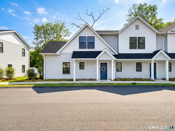 $484,900 | 138 Boston Post Road, Unit 7, East Lyme, CT 06333