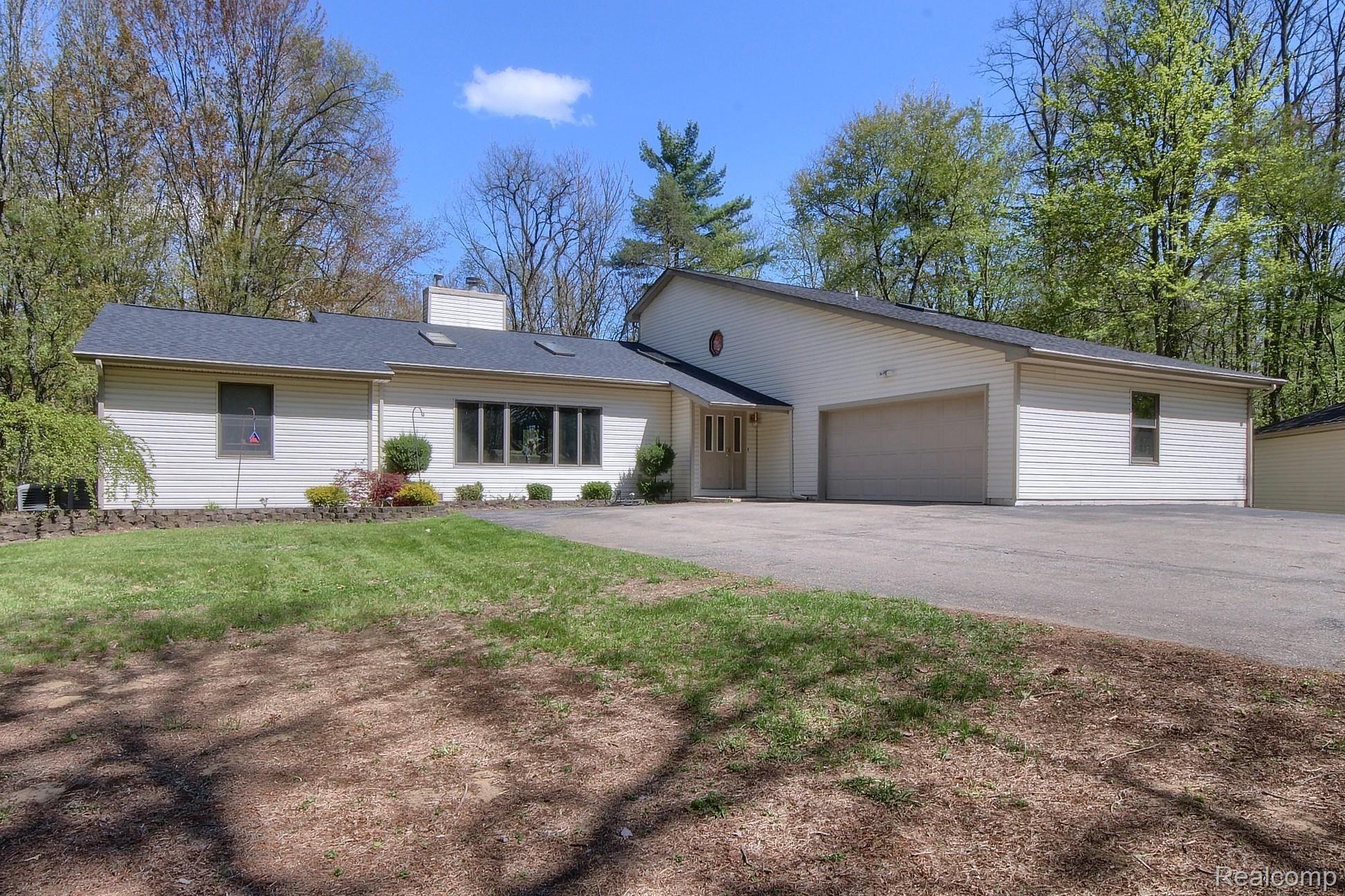20683 Clark Road Belleville, MI 48111 - Photo 1 of 34 1-Front.jpg