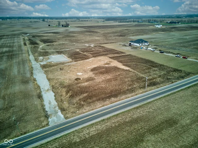 $350,000 | 7100 West 600 South, New Palestine, IN 46163