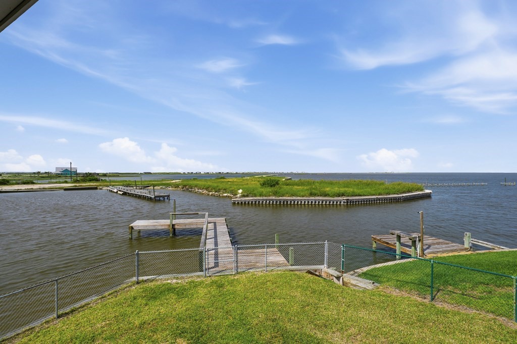 554 Copano Cove Road Rockport, TX 78382 - Photo 20 of 40