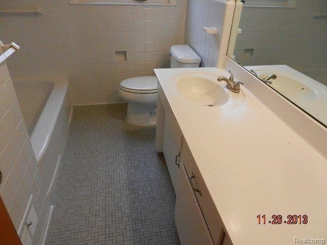 2164 Derby Road Birmingham, MI 48009 - Photo 10 of 21 DSCN6101.JPG