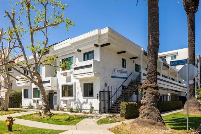 $3,500,000 | 11905 Avon Way, Los Angeles, CA 90066