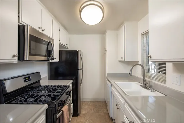 $3,500,000 | 11905 Avon Way, Los Angeles, CA 90066