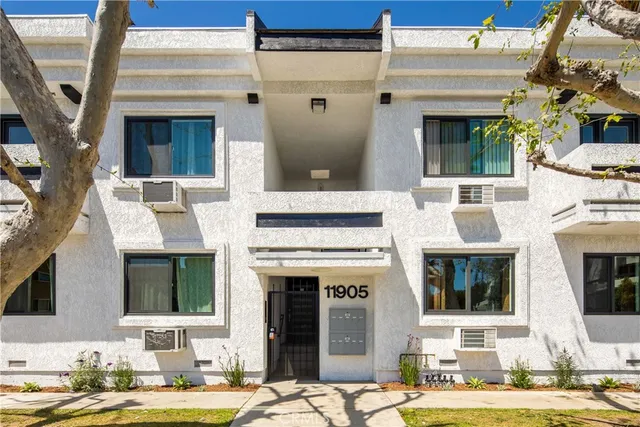 $3,500,000 | 11905 Avon Way, Los Angeles, CA 90066