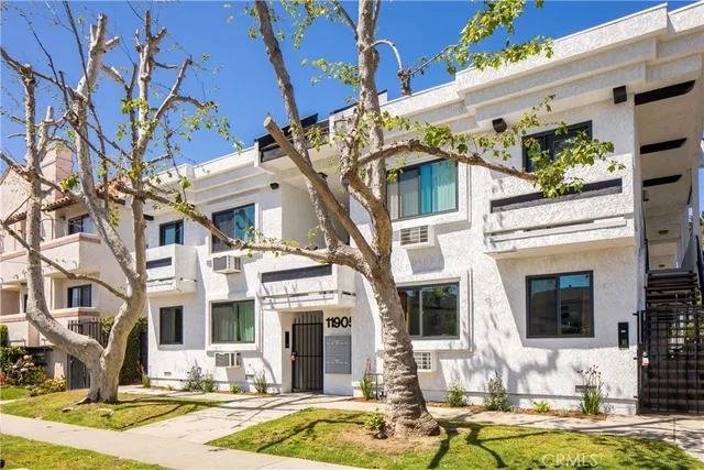 $3,500,000 | 11905 Avon Way, Los Angeles, CA 90066