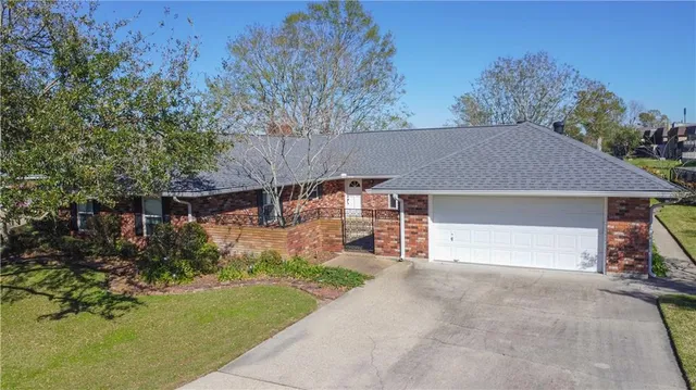 $285,000 | 6 Country Club Drive, Laplace, LA 70068
