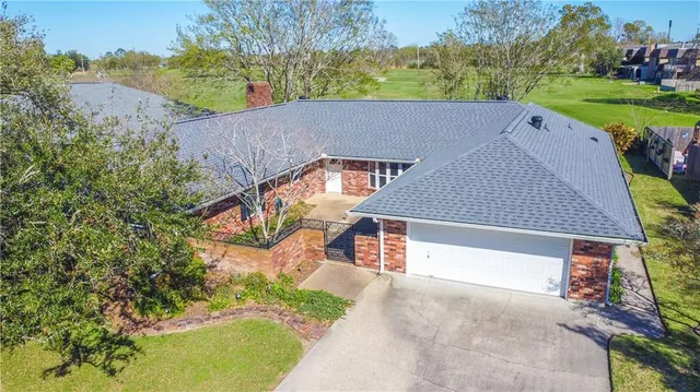 $285,000 | 6 Country Club Drive, Laplace, LA 70068