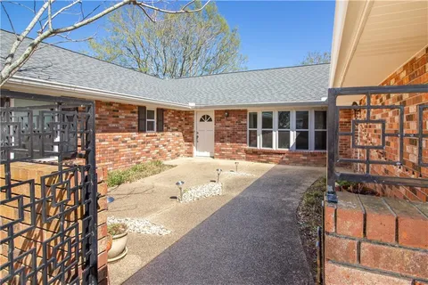 $285,000 | 6 Country Club Drive, Laplace, LA 70068