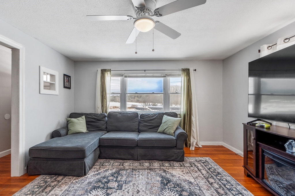 154 New Boston Road Dracut, MA 01826 - Photo 11 of 31