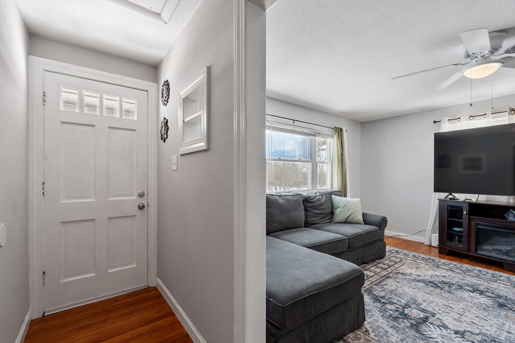 154 New Boston Road Dracut, MA 01826 - Photo 13 of 31