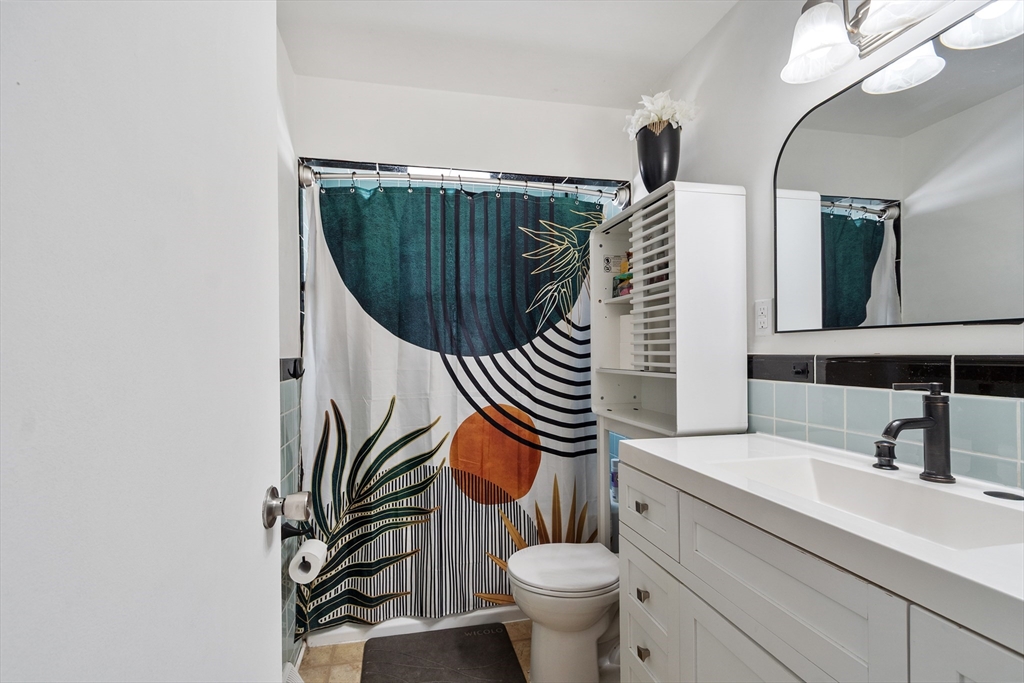 154 New Boston Road Dracut, MA 01826 - Photo 16 of 31