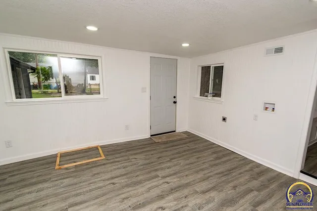 $215,000 | 702 Northeast Winfield Avenue, Topeka, KS 66616