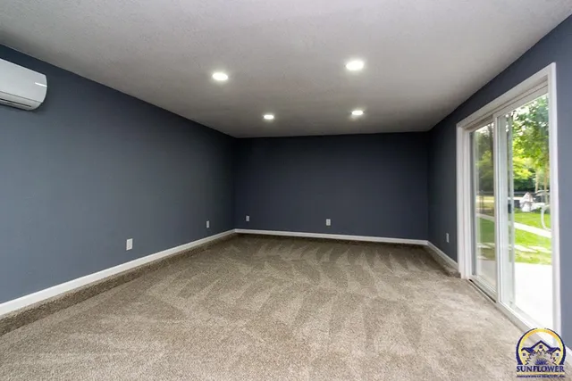 $215,000 | 702 Northeast Winfield Avenue, Topeka, KS 66616