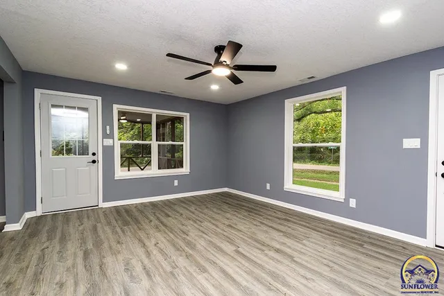 $215,000 | 702 Northeast Winfield Avenue, Topeka, KS 66616