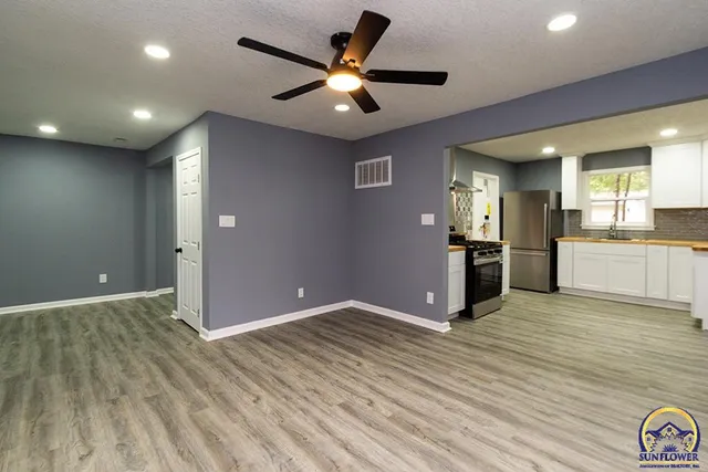 $215,000 | 702 Northeast Winfield Avenue, Topeka, KS 66616