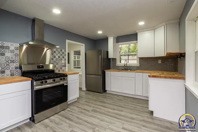 $215,000 | 702 Northeast Winfield Avenue, Topeka, KS 66616