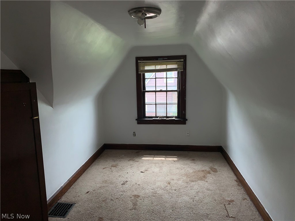 3559 Riedham Road Cleveland, OH 44120 - Photo 19 of 29