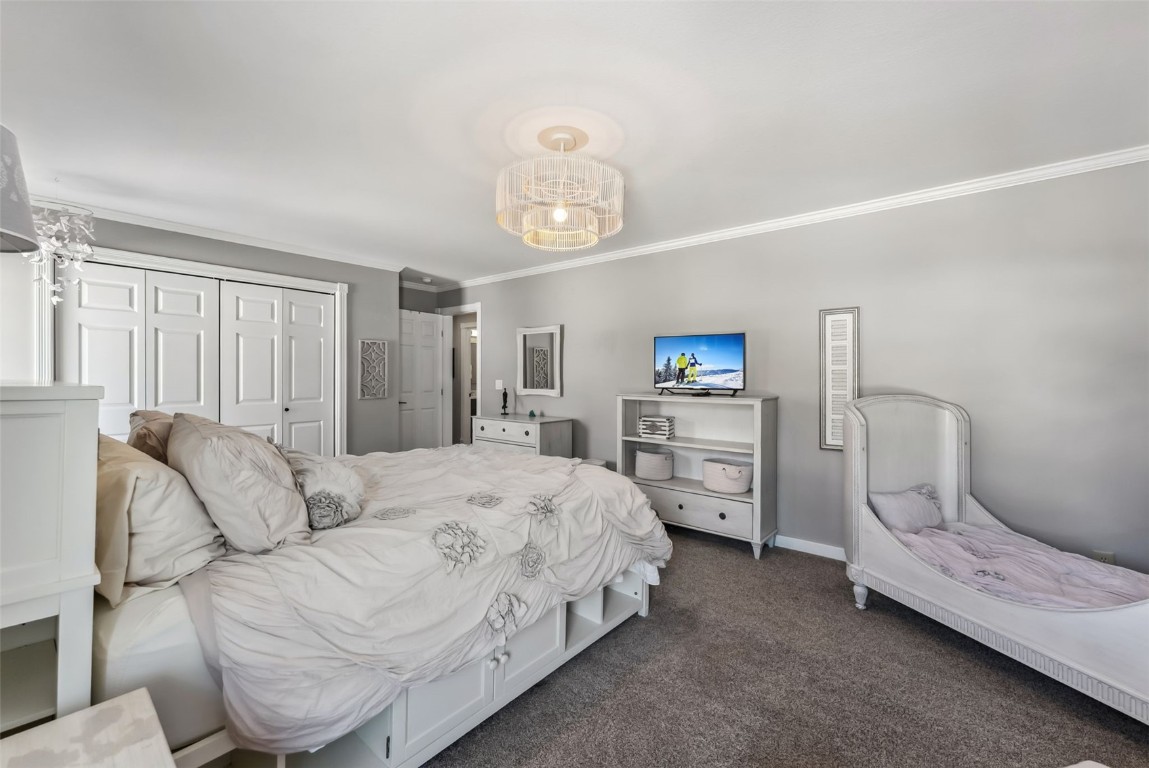 30 Grey Fox Lane Dillon, CO 80435 - Photo 21 of 50 Bedroom 1 - very spacious with multiple windows and a large closet