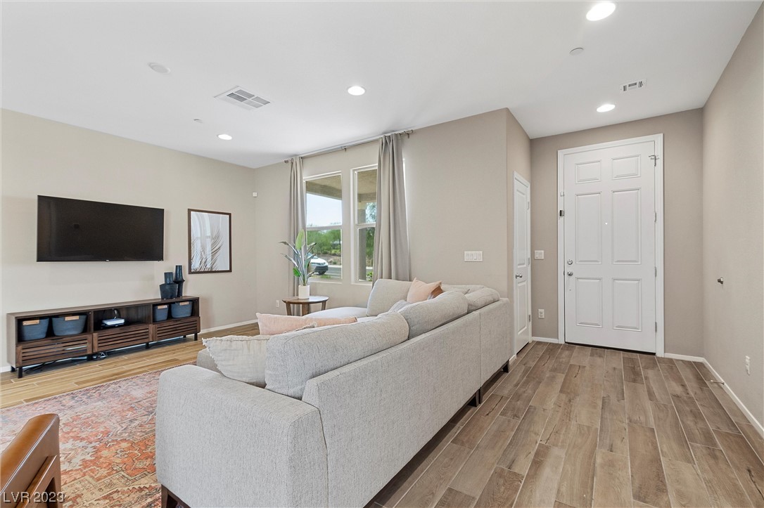 948 East Sunset Road Henderson, NV 89011 - Photo 12 of 70 Gallery Image 12