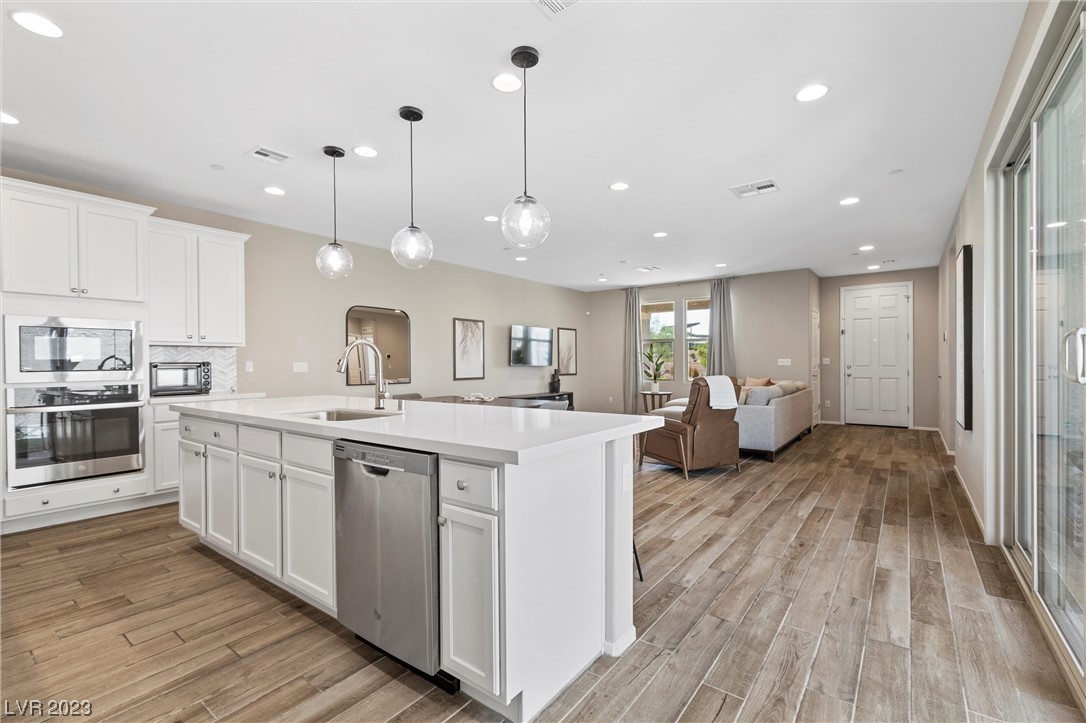 948 East Sunset Road Henderson, NV 89011 - Photo 19 of 70 Gallery Image 19